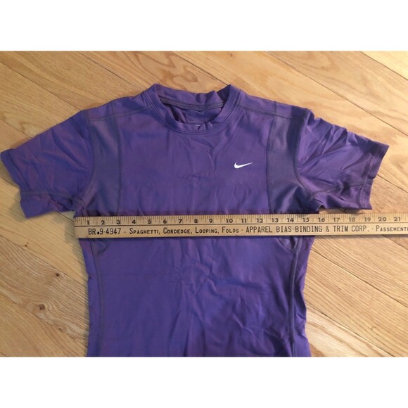 Nike Womens FitDry Small 4-6 Purple Workout T Shirt NWOT Poly Spandex Gym - Picture 4 of 11